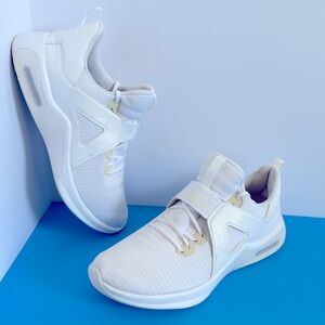 Nike Air Max Bella TR 5 Training Shoes - women’s size 9.5